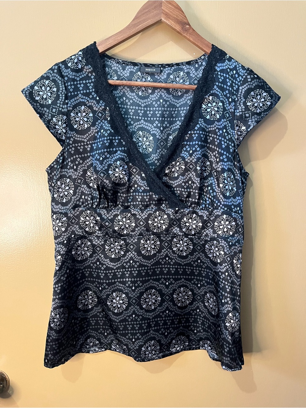 Mexx | M | Black Patterned Wrap-Front Women's Top | PTP 17”